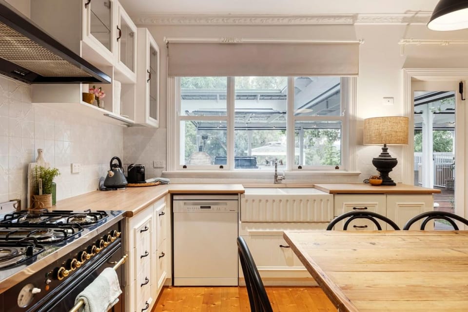 House | 6 bedrooms, Internet