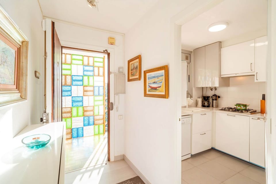 House | 2 bedrooms, iron/ironing board, high-speed internet