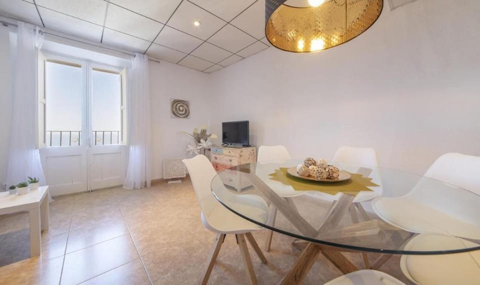 House | 2 bedrooms, iron/ironing board
