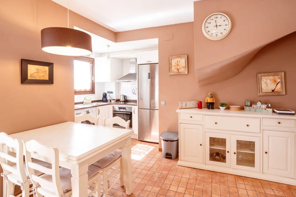 House | 2 bedrooms, iron/ironing board