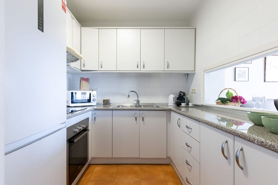 House | 2 bedrooms, desk