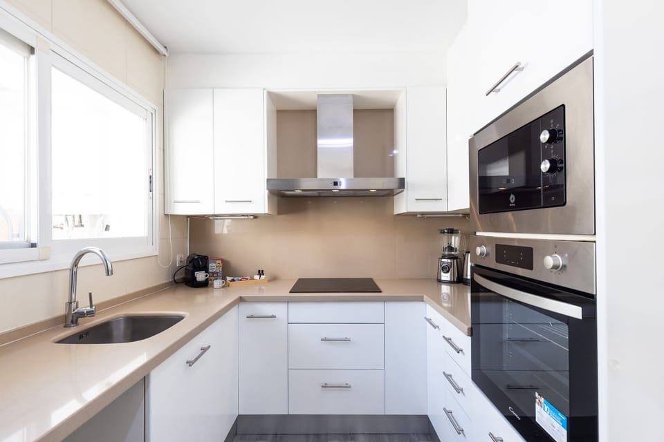 House | 3 bedrooms, desk, Internet