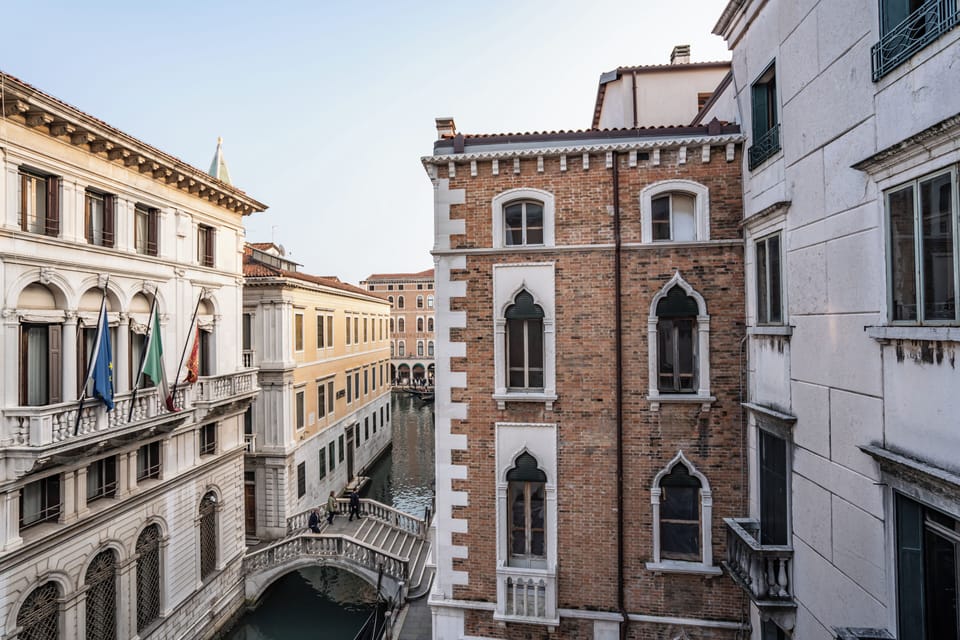 Superior Double Room, Canal View | Free minibar, desk, free WiFi, bed sheets