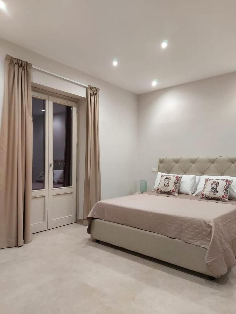 Deluxe Double Room, Sea View | Blackout drapes, soundproofing, iron/ironing board