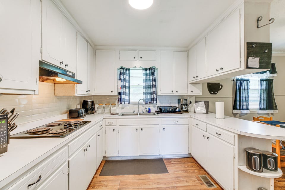 House (2 Bedrooms) | Interior
