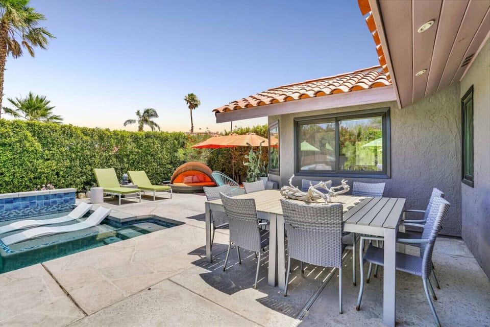 Tables and chairs for al fresco dining