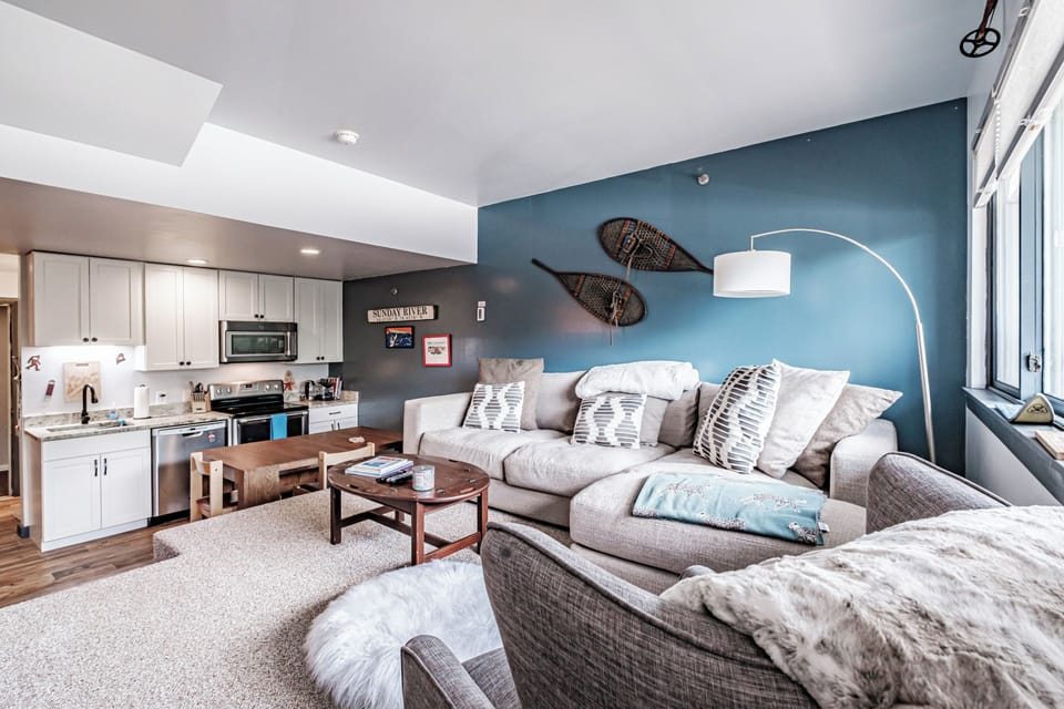 Living room/ kitchen