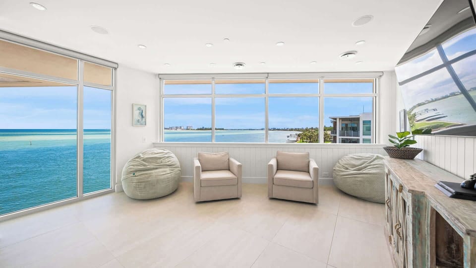 Club Room - Gaming Console - Large Smart TV - Direct Gulf Views