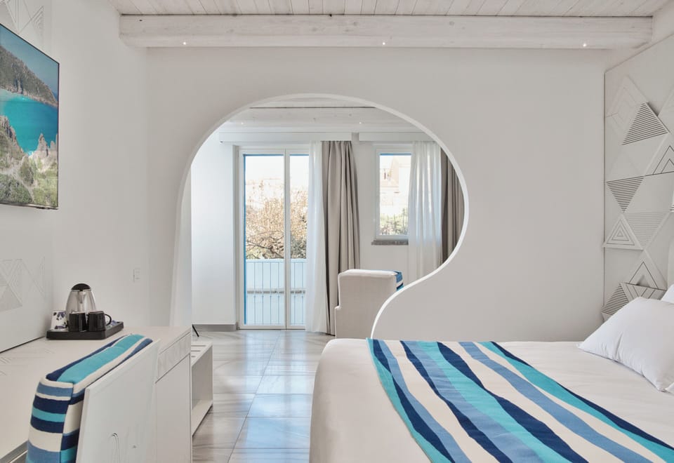 Superior Double or Twin Room | In-room safe, desk, blackout drapes, free WiFi