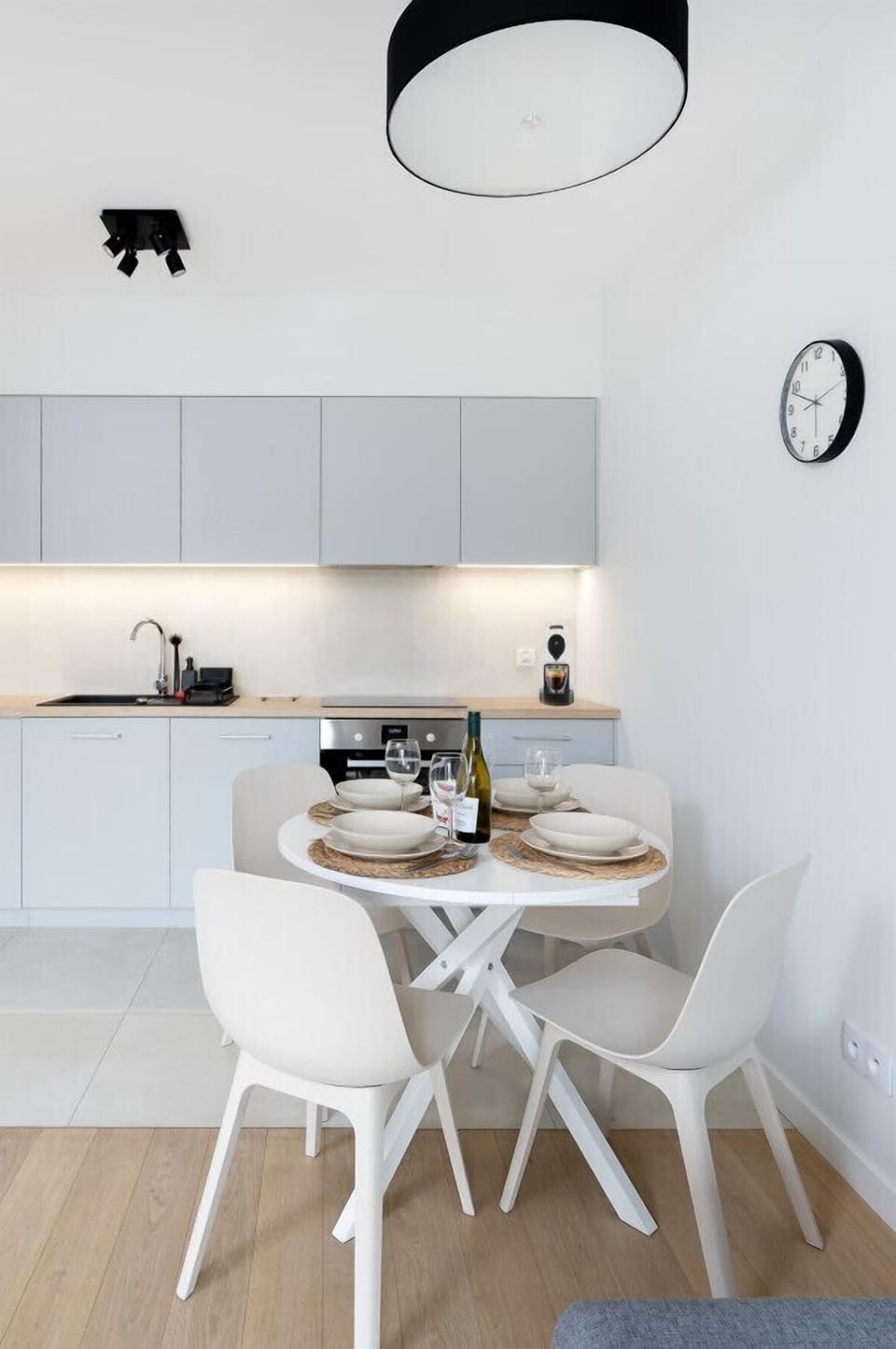 Dining Area | Book Now with RENTUJEMY