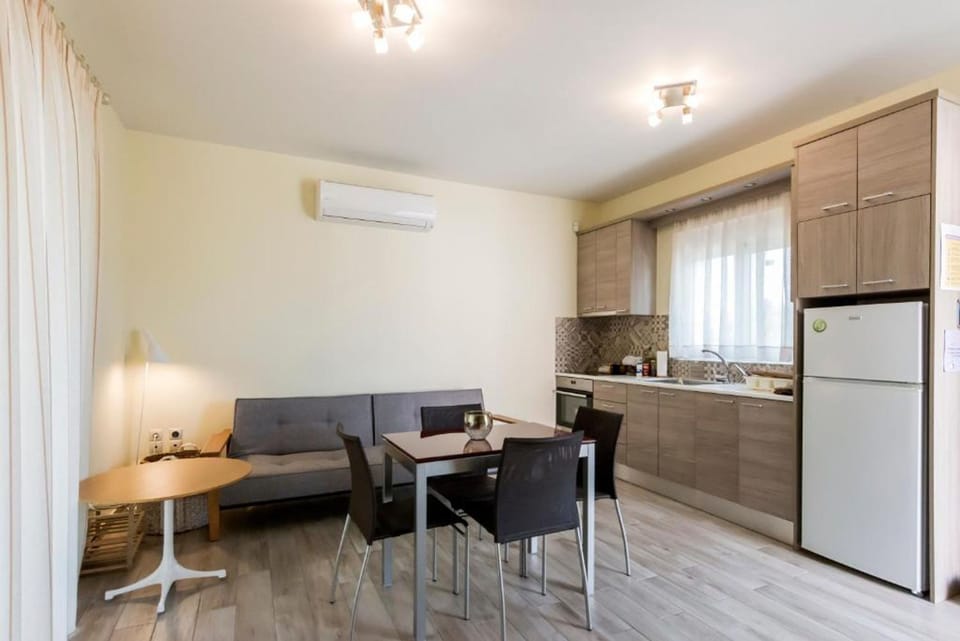 House | 1 bedroom, desk, Internet