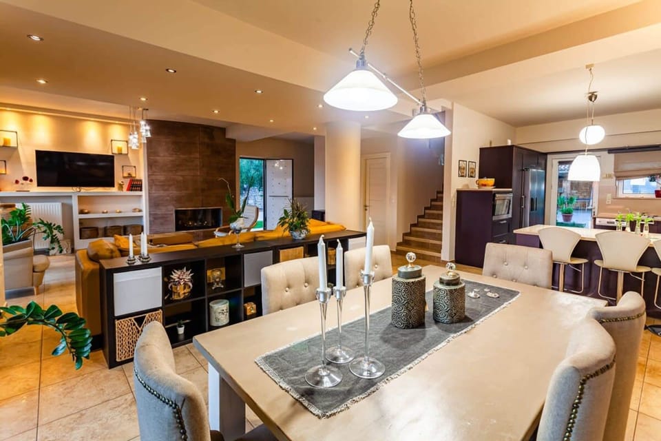 House | 4 bedrooms, desk, Internet