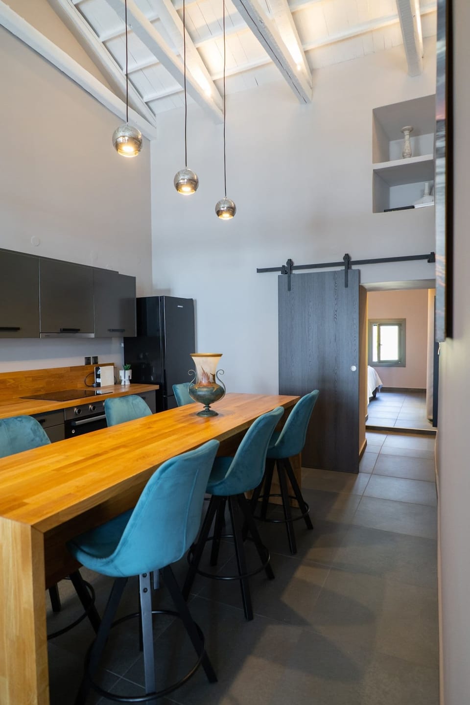 House | 3 bedrooms, desk, soundproofing, Internet