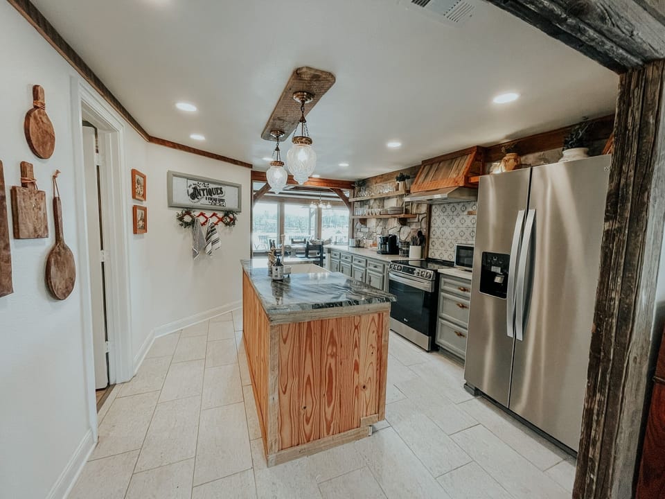 Cottage Kitchen 