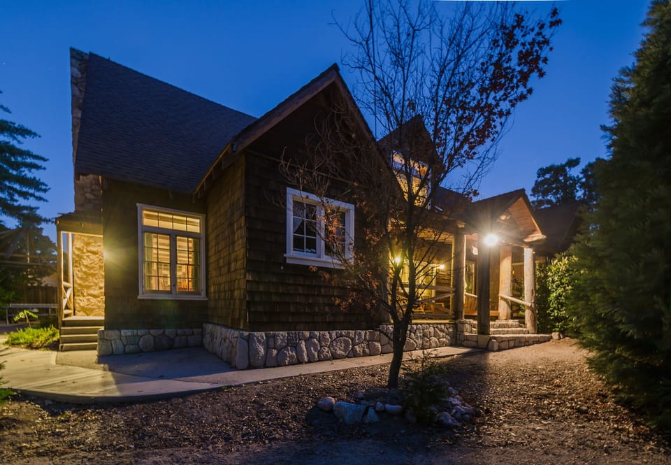 Front porch of Strawberry Lodge
