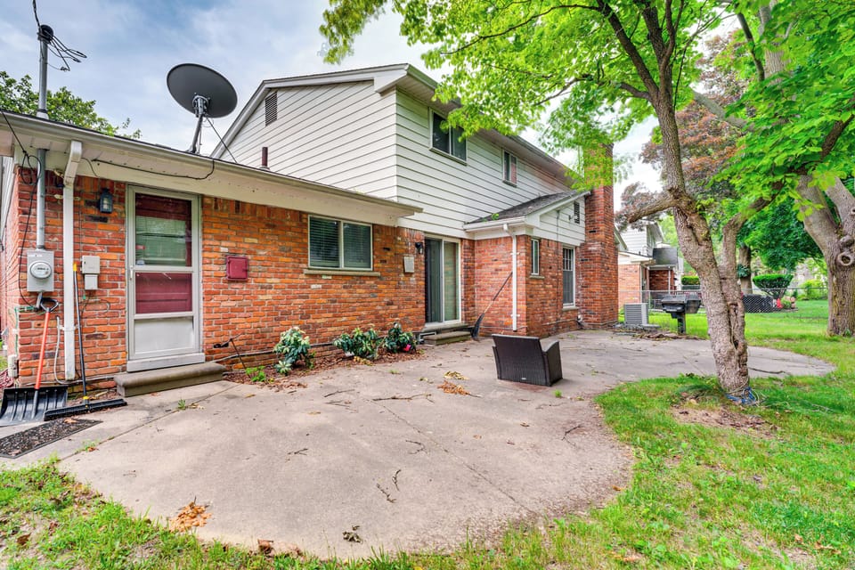 Exterior | 2-Story Home