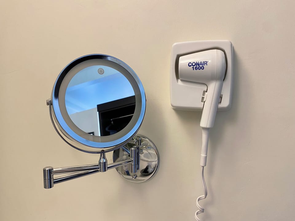 Deluxe Quadruple Room | Bathroom | Shower, rainfall showerhead, towels, soap