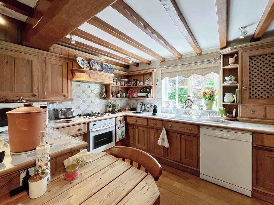 Kitchen | Mulberry CottageCasa Bonita, Shalbourne, near Marlborough