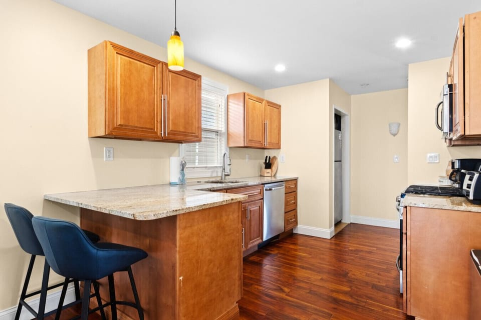 Kitchen has all you need for cooking and dining.