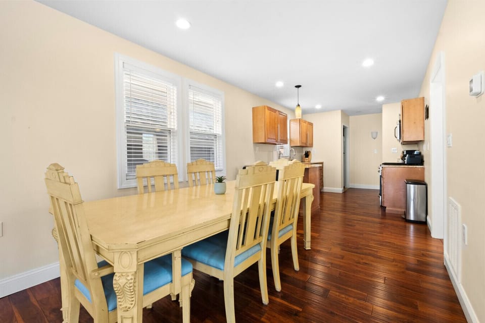 Dining table will fit everyone comfortably.
