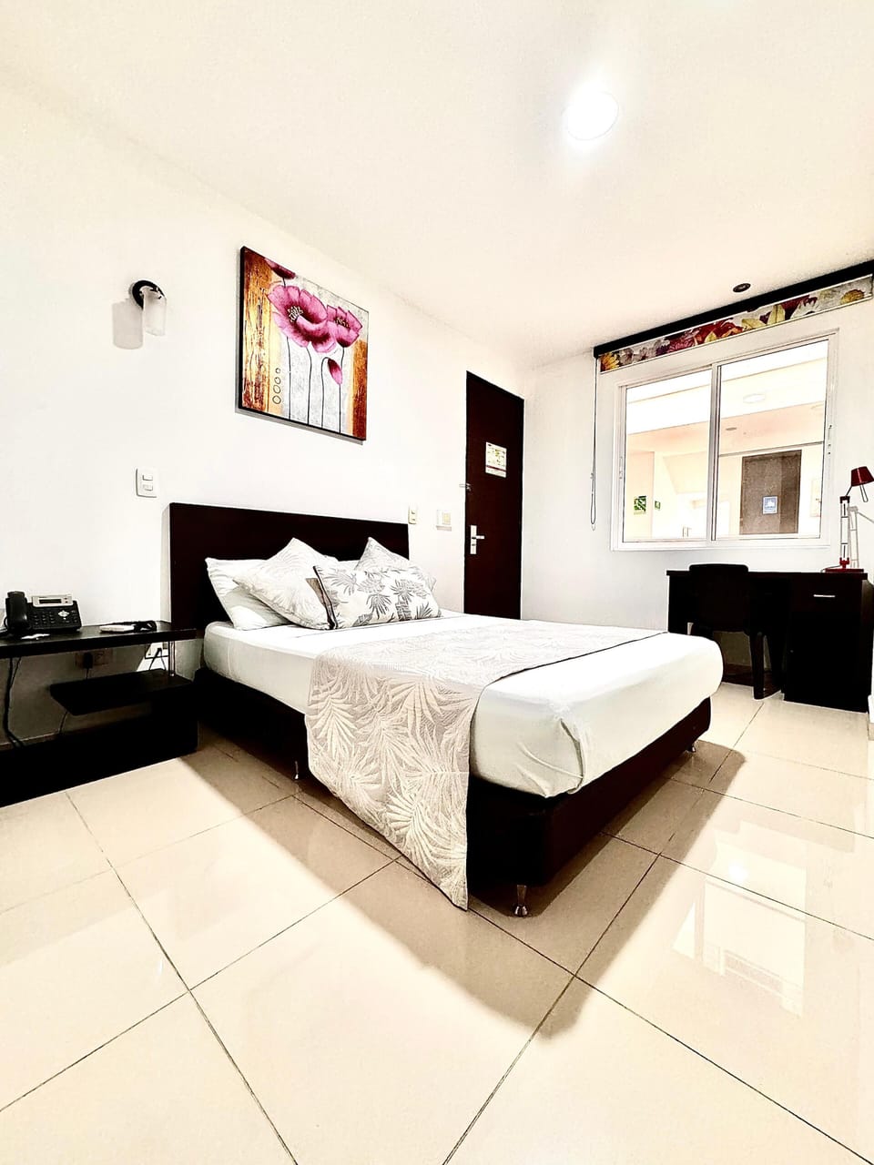 Business Single Room | Soundproofing, WiFi (free)