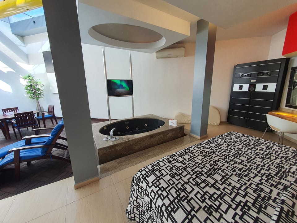 Egyptian cotton sheets, premium bedding, down comforters