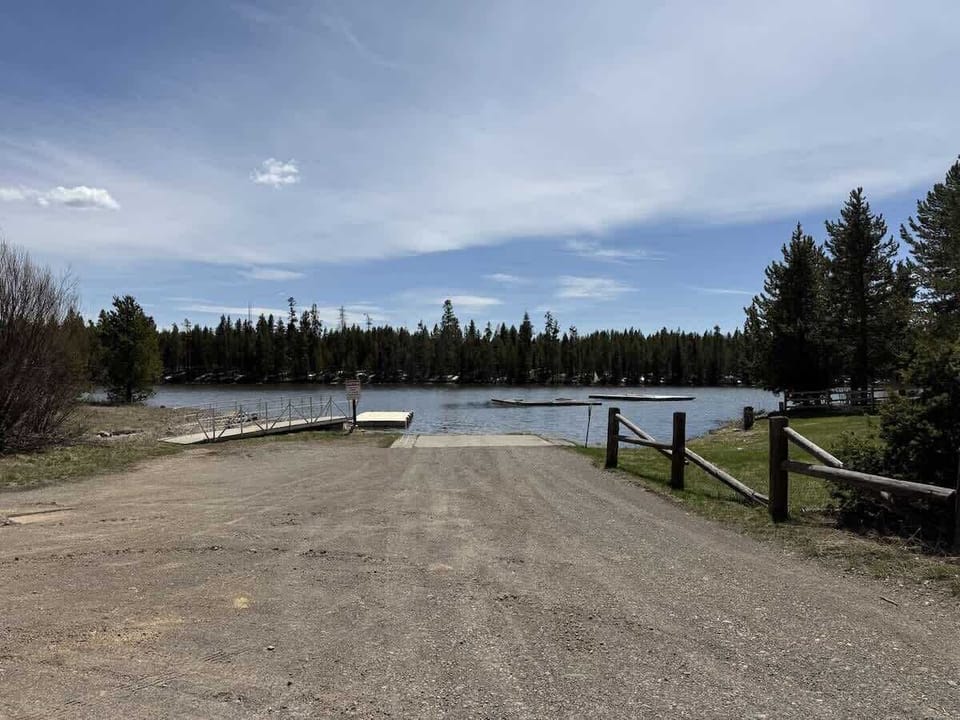 Community boat launch just 3 minute walk