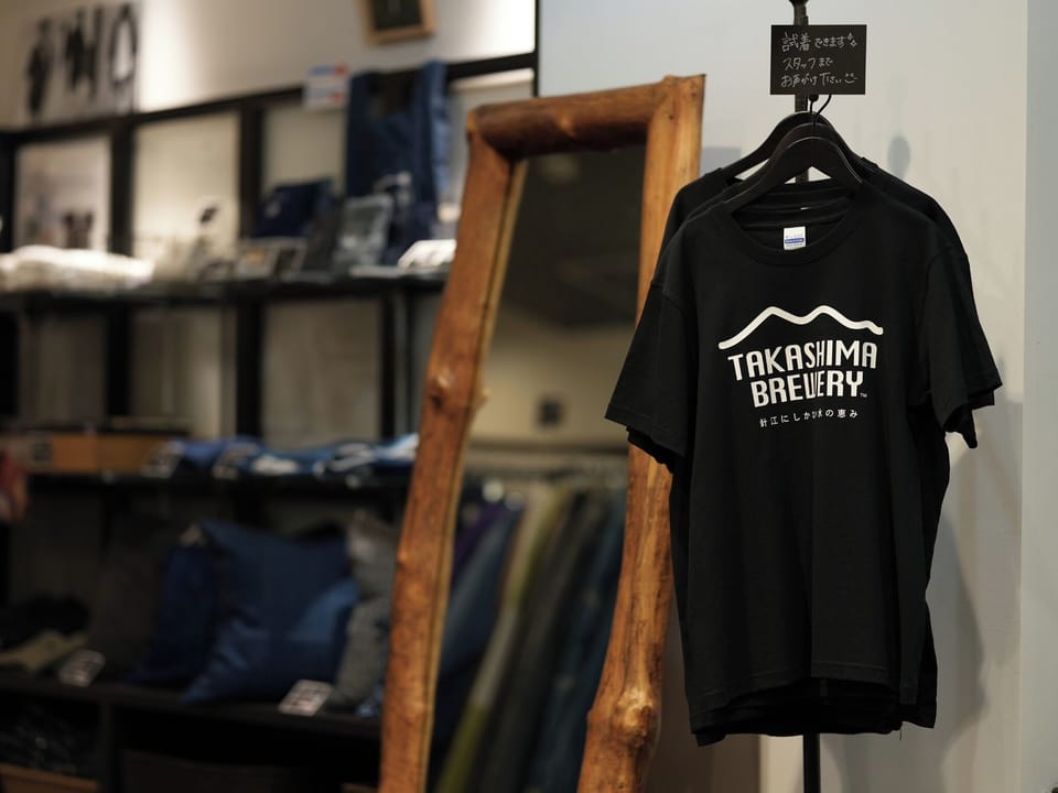 ・[Miscellaneous goods] We sell denim miscellaneous goods and products made from local and natural materials.