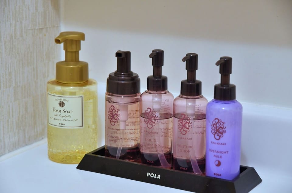 Bathroom amenities
