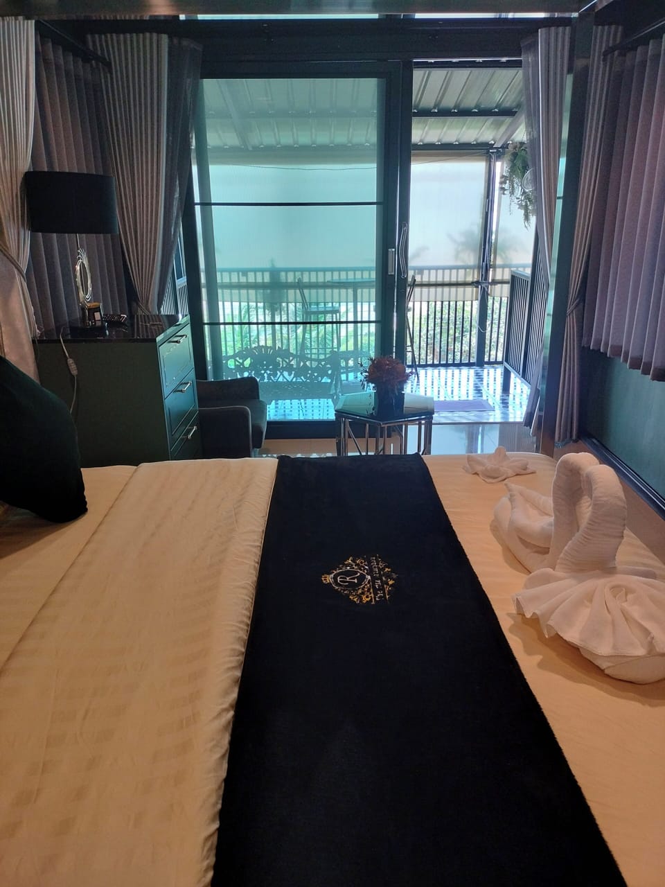 Design Room, Sea View | 6 bedrooms, desk, WiFi (free)
