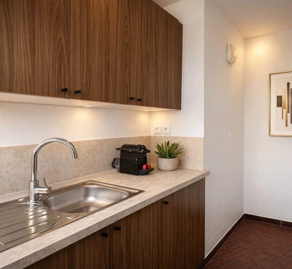 Versatile kitchen space for your needs.