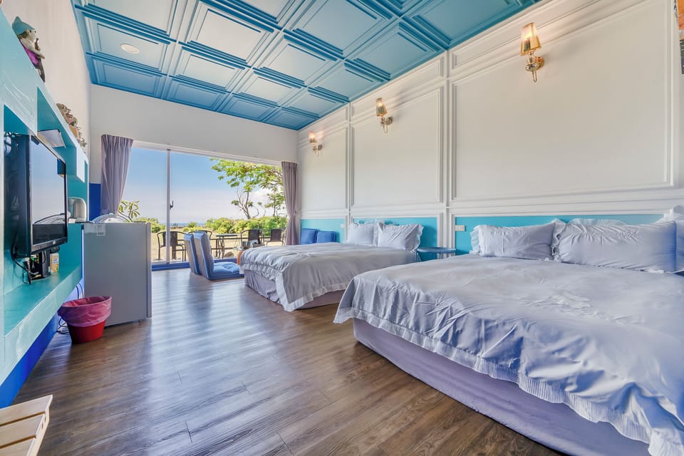 Quadruple room with balcony | Blackout drapes, free WiFi, bed sheets