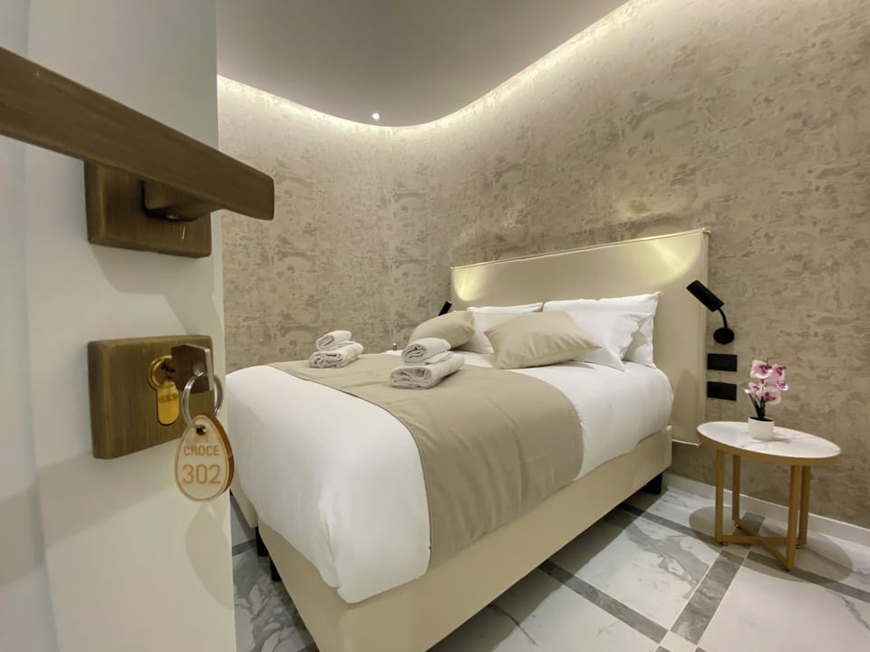 Standard Double or Twin Room | Premium bedding, down comforters, memory foam beds, in-room safe