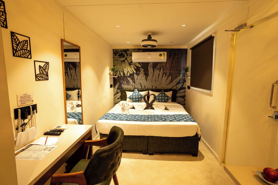 Premium Room, 1 Bedroom | 1 bedroom, premium bedding, down comforters, in-room safe