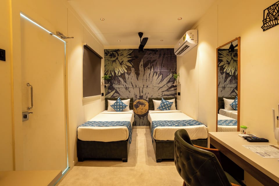 Premium Room, 1 Bedroom | 1 bedroom, premium bedding, down comforters, in-room safe
