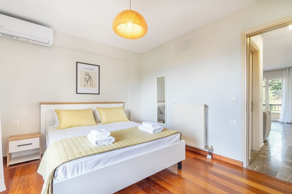 Deluxe Apartment, Sea View | 1 bedroom, laptop workspace, soundproofing, free WiFi