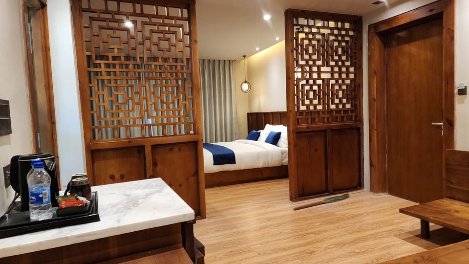 Elite Room | Desk, soundproofing, WiFi (free)