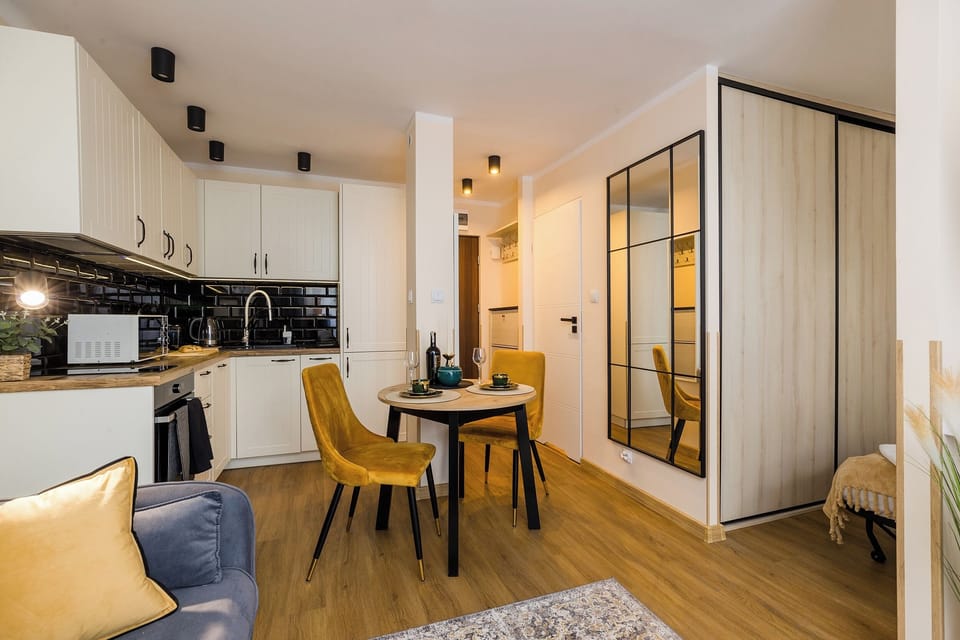 1 bedroom, individually decorated, individually furnished
