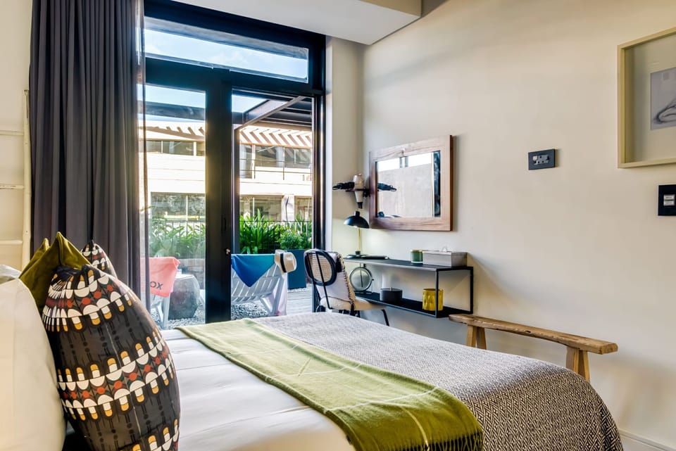 Contemporary Charming Apartment The Urban Edge Apartment in Cape Town
