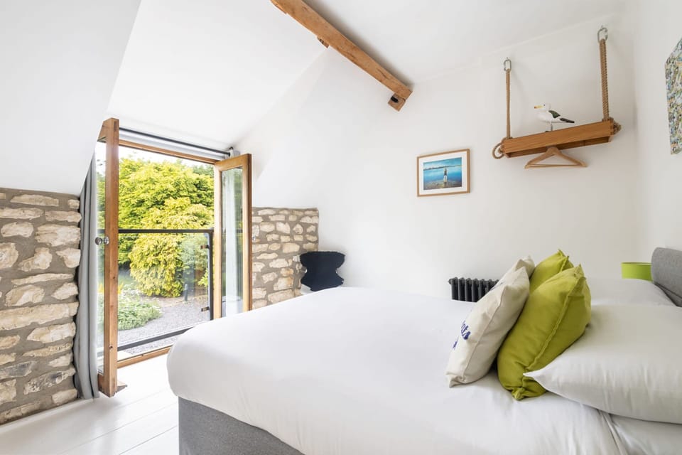 Host Stay Sunnyside Barn House in England
