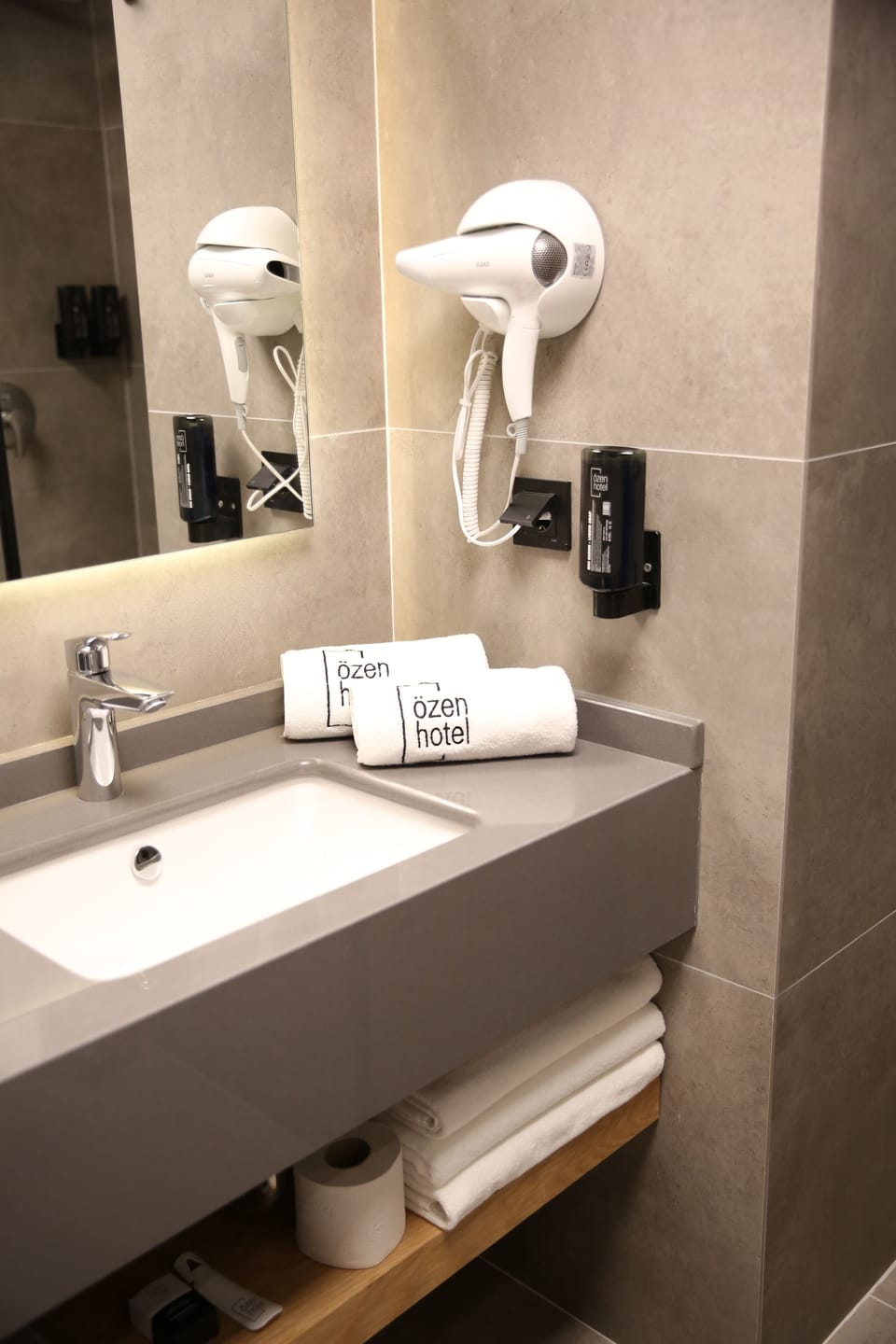 Shower, rainfall showerhead, hair dryer, slippers