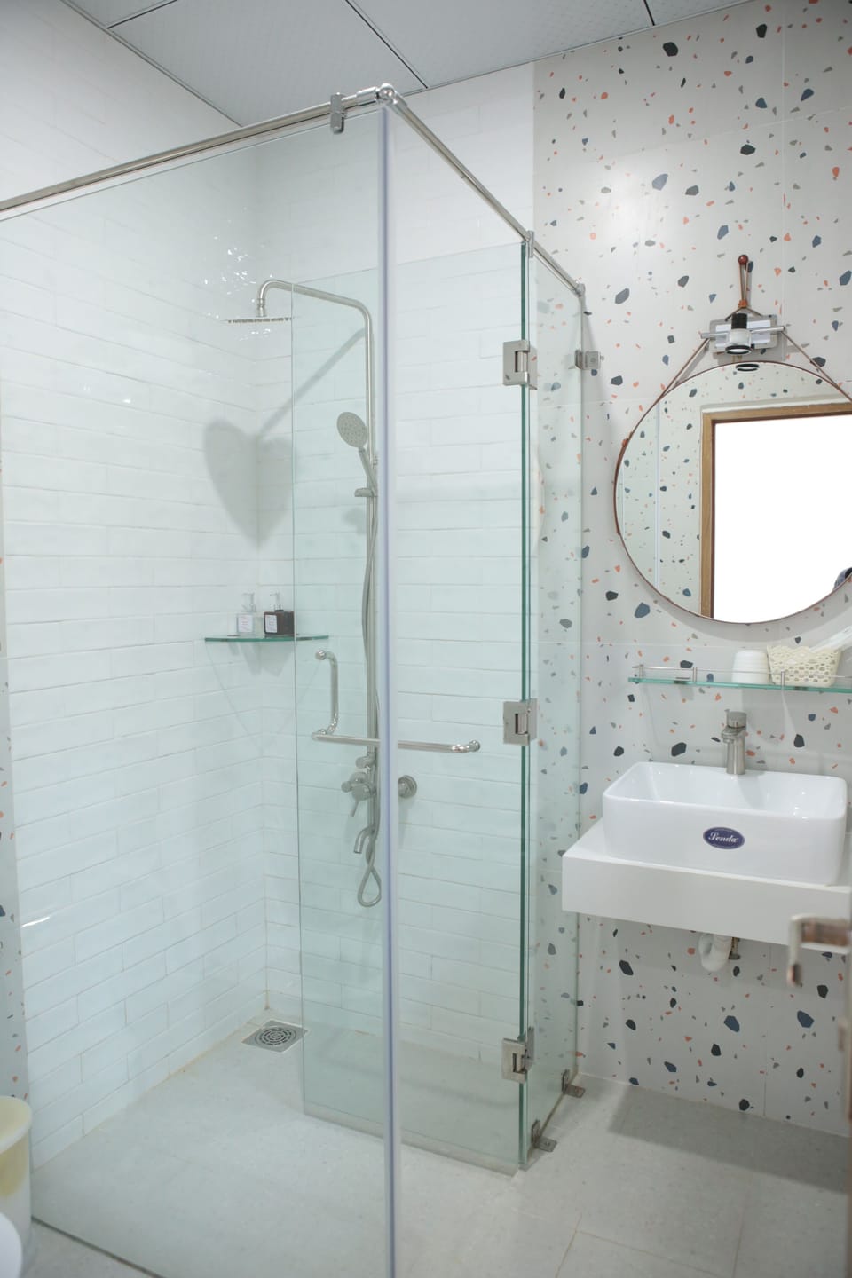 Basic Double Room, Courtyard View | Bathroom | Combined shower/tub, hair dryer, slippers, towels