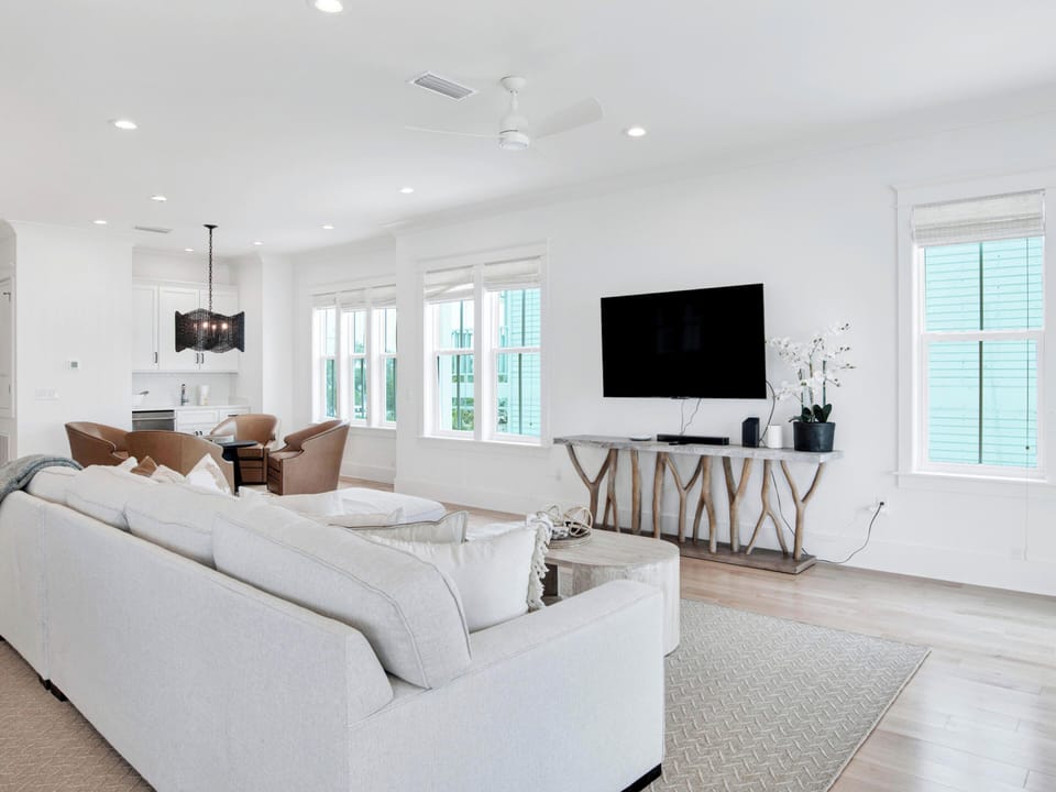 House, Multiple Beds, Pool Access, Ocean View (Luna Azul) | Living area | 42-inch flat-screen TV with digital channels