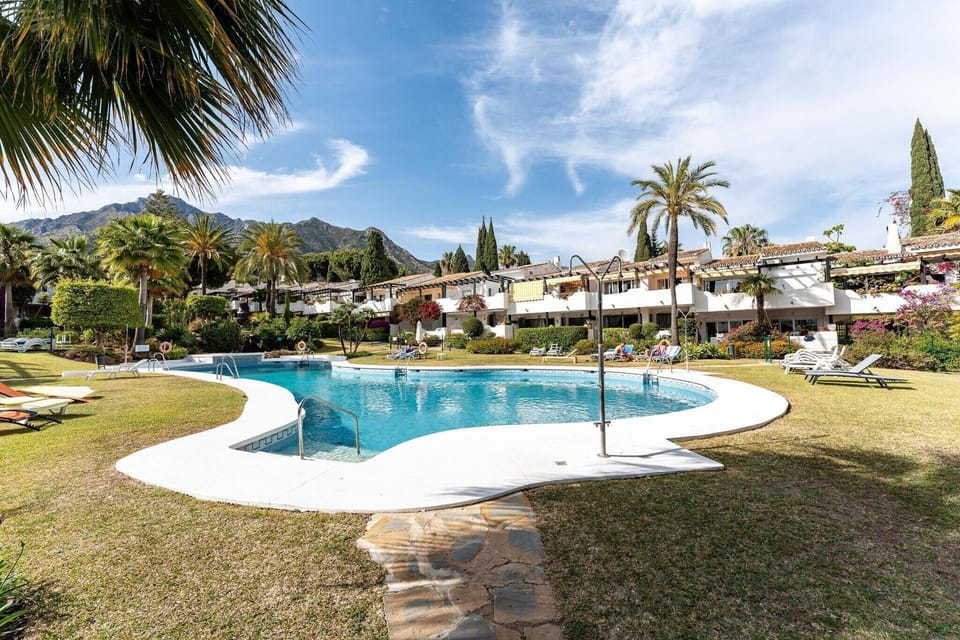 Holiday Home Swimming Pool