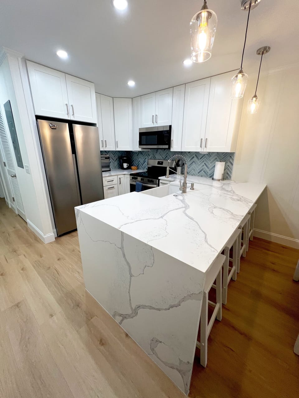 Beautifully renovated kitchen -- everything is brand new!