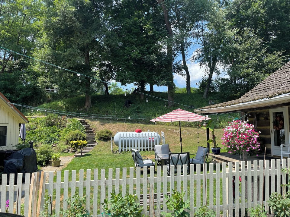 Lawn between Cabin and Inn