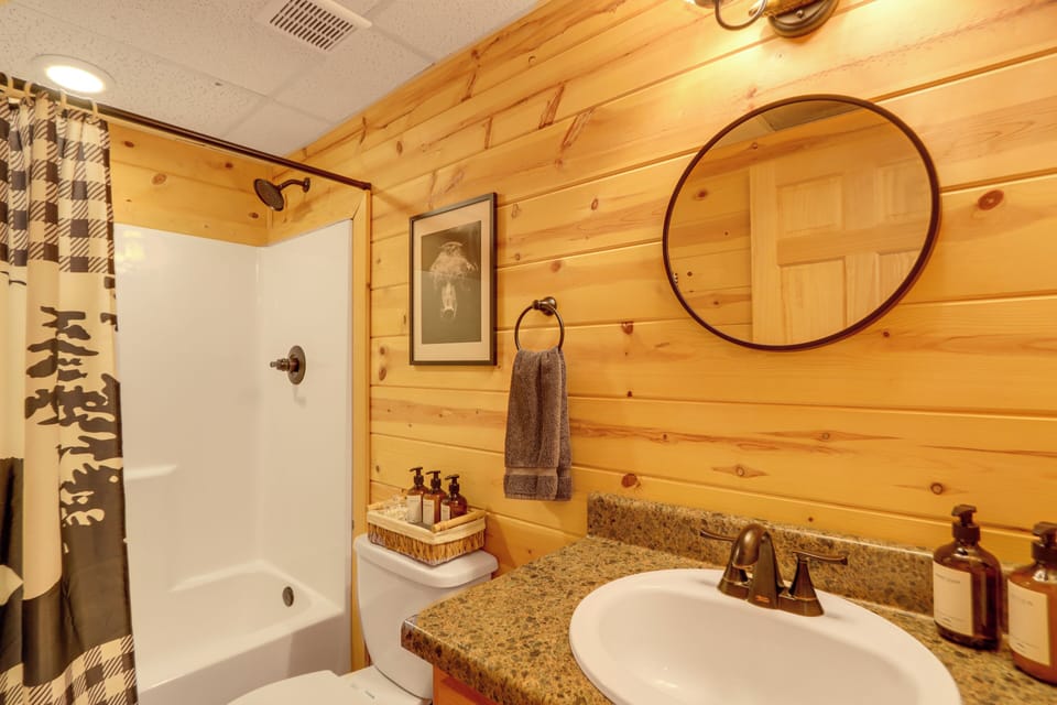 Full Bathroom | Basement | Hair Dryer