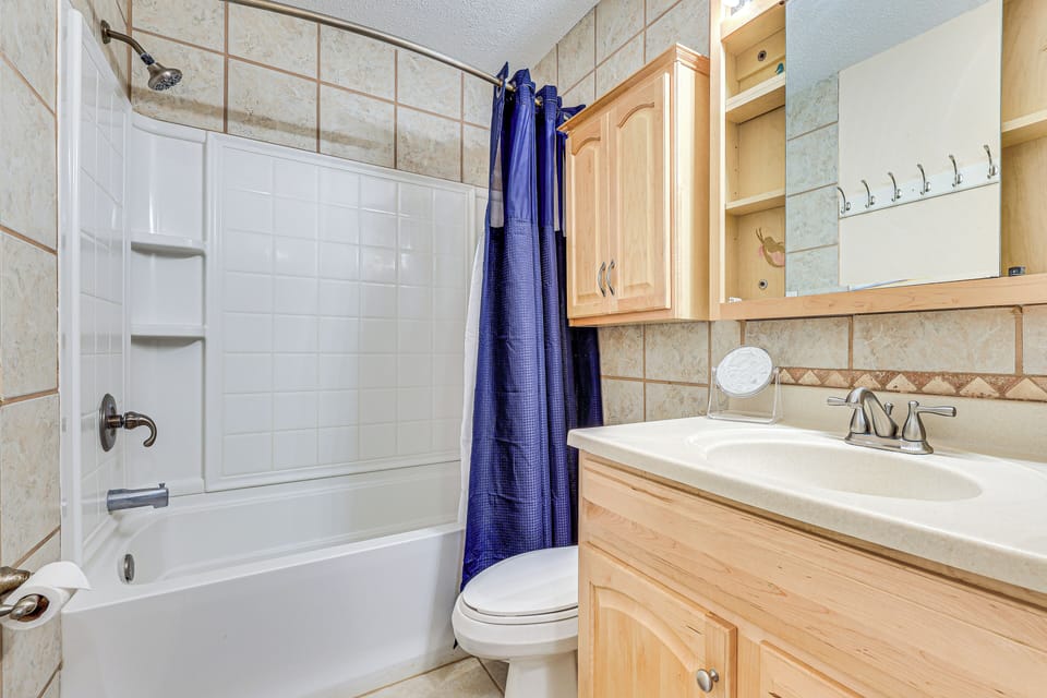 Full Bathroom