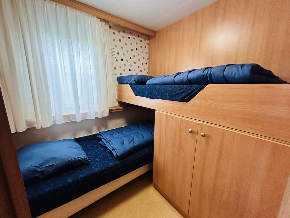 Bedroom with bunk bed
