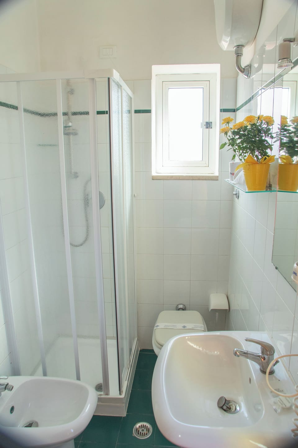 Economy Single Room | Bathroom | Shower, towels, soap, shampoo